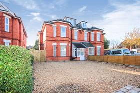 6 bedroom student house in Charminster, Bournemouth