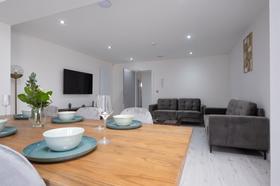 6 bedroom student house in Monks Road, Lincoln