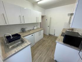 5 bedroom student house in Mount Pleasant, Exeter