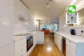 3 bedroom student apartment in Chelsea, London