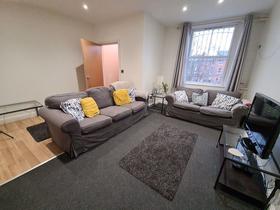 3 bedroom student house in Hyde Park, Leeds