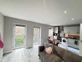 2 bedroom student house in Hyde Park, Leeds