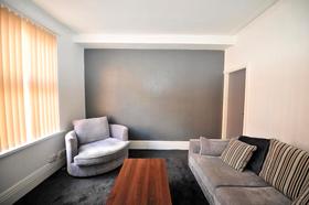 5 bedroom student house in Hyde Park, Leeds