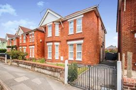 6 bedroom student house in Charminster, Bournemouth