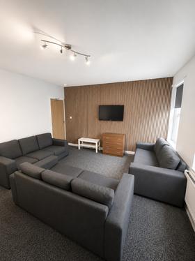 6 bedroom student house in Hyde Park, Leeds