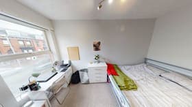 6 bedroom student house in Hyde Park, Leeds
