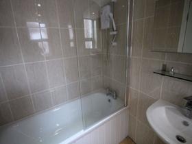 5 bedroom student house in Hyde Park, Leeds