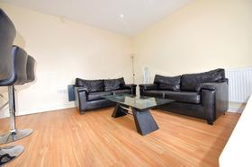 3 bedroom student house in Hyde Park, Leeds
