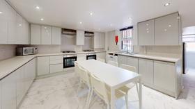 7 bedroom student house in Hyde Park, Leeds