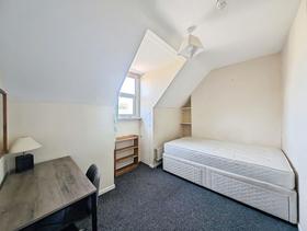 1 bedroom student house in Oldfield Park, Bath