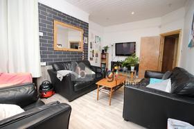 7 bedroom student house in Hyde Park, Leeds