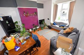6 bedroom student house in Hyde Park, Leeds