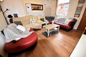 7 bedroom student house in Hyde Park, Leeds