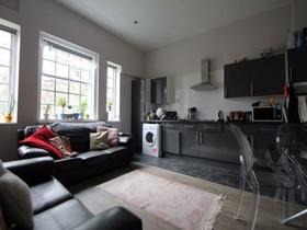3 bedroom student house in Hyde Park, Leeds