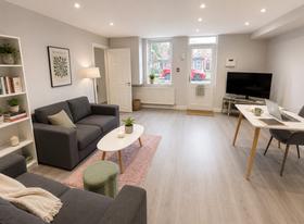 2 bedroom student house in Hyde Park, Leeds