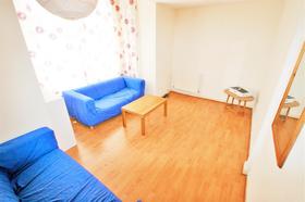 3 bedroom student apartment in Hyde Park, Leeds