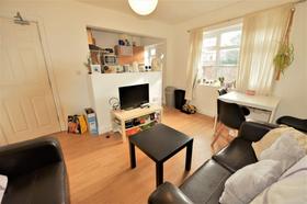 3 bedroom student house in Hyde Park, Leeds