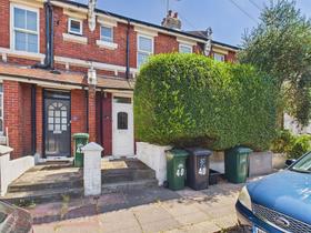 3 bedroom student house in Coombe Road, Brighton