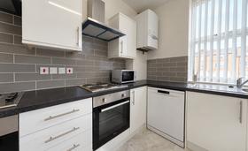 8 bedroom student house in Hyde Park, Leeds