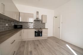 6 bedroom student house in Hyde Park, Leeds