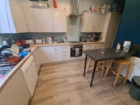 12 bedroom student house in Hyde Park, Leeds
