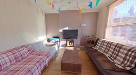 5 bedroom student house in Hyde Park, Leeds