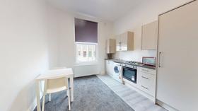 1 bedroom student apartment in Woodhouse, Leeds