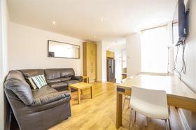 6 bedroom student apartment in Jesmond, Newcastle