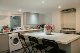 8 bedroom student house in Hyde Park, Leeds