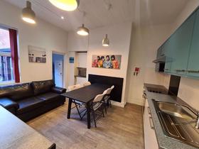 4 bedroom student house in Hyde Park, Leeds