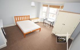 4 bedroom student house in The Polygon, Southampton
