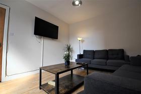 4 bedroom student house in Hyde Park, Leeds