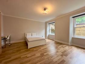 3 bedroom student apartment in West End, Glasgow