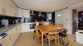 10 bedroom student house in Hyde Park, Leeds
