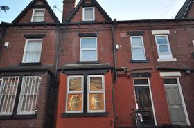 3 bedroom student house in Hyde Park, Leeds