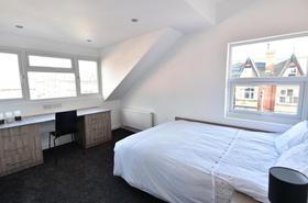 5 bedroom student house in Hyde Park, Leeds