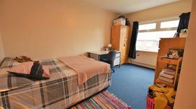 3 bedroom student house in Hyde Park, Leeds