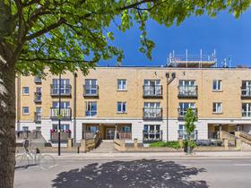 2 bedroom student apartment in Canary Wharf, London