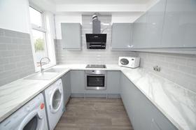 5 bedroom student apartment in Headingley, Leeds