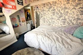 5 bedroom student house in Hyde Park, Leeds