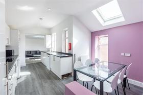 6 bedroom student apartment in Jesmond, Newcastle