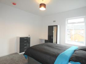 2 bedroom student house in Shelton, Stoke-on-Trent