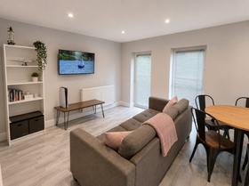 2 bedroom student house in Hyde Park, Leeds