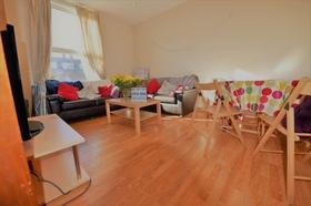 4 bedroom student house in Hyde Park, Leeds