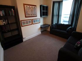 4 bedroom student house in Hyde Park, Leeds