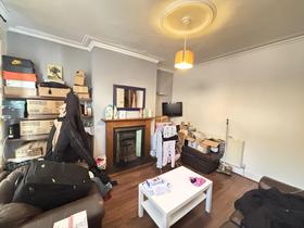 2 bedroom student house in Hyde Park, Leeds