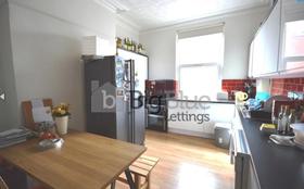 5 bedroom student house in Hyde Park, Leeds