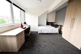 6 bedroom student house in Hyde Park, Leeds