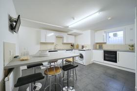6 bedroom student house in Woodhouse, Leeds