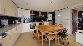 10 bedroom student house in Hyde Park, Leeds